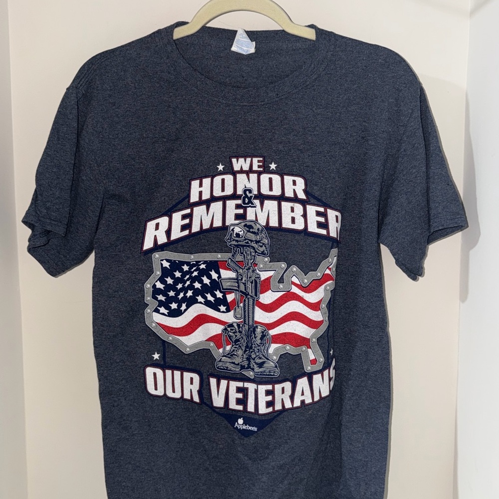 We Honor & Remember Our Veterans Short Sleeve Tee - Dark Gray